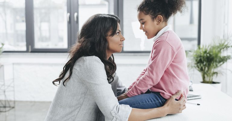 20 Unexpected Children’s Questions Adults Wouldn’t Even Think About - Featured image