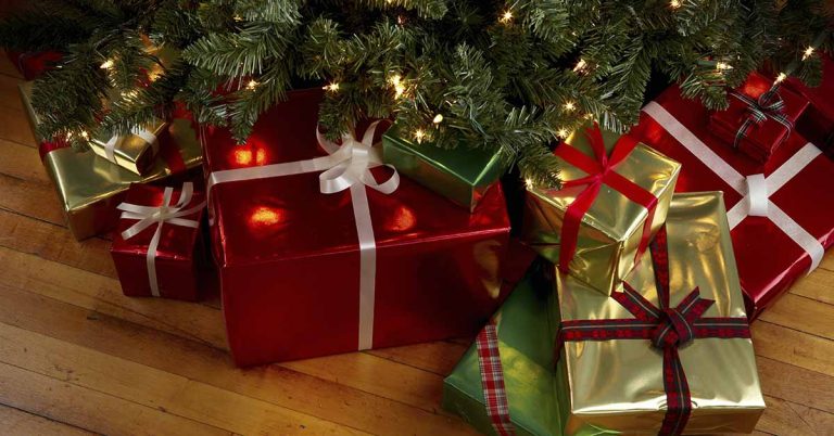 Mom Spends $1,400 on Christmas Presents for Her Three-Year-Old - Featured image