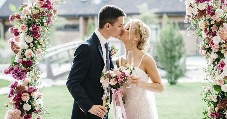 86-Year-Old Grandma Becomes ‘Fairy’ Flower Girl at Granddaughter’s Wedding - Featured image