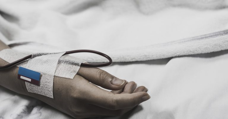 Man Writes His Own Obituary, Gives a Glimpse of What it’s Like to Die of Cancer - Featured image