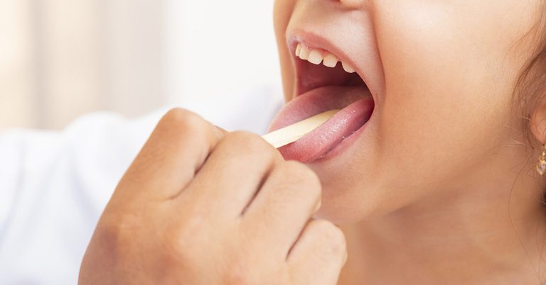 Mom Went From Worried To Mortified After Finding Dark Brown Spot In Baby’s Mouth, Until She Found Out What It Was - Featured image