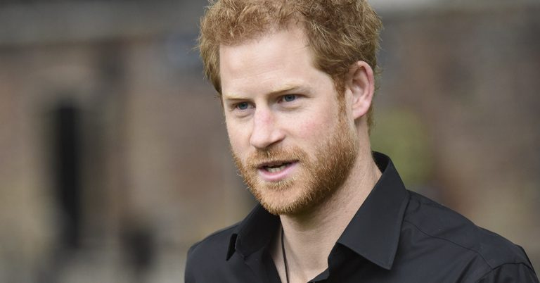 Harry had laughing gas and ate chicken while Meghan was giving birth to Archie - Featured image