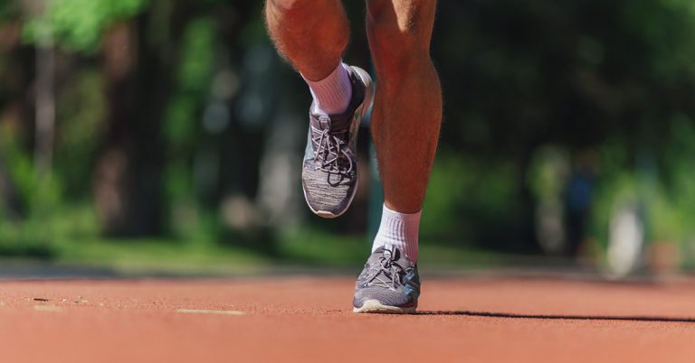 Healthy father, just 47, suddenly drops dead while out for a morning jog - Featured image