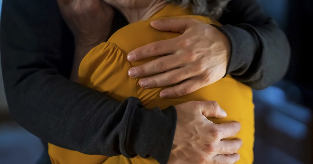 Son Finally Meets Birth Mother After 58 Years - Featured image