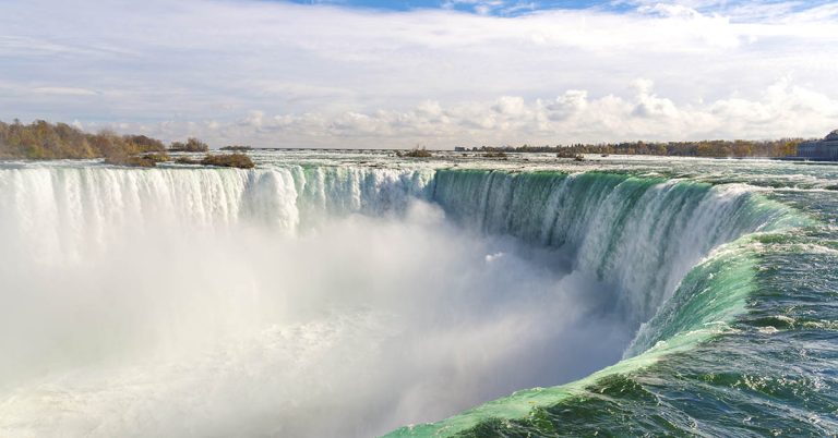 Mom, 34, Deliberately Jumps Off Niagara Falls with Son, 5 - Featured image