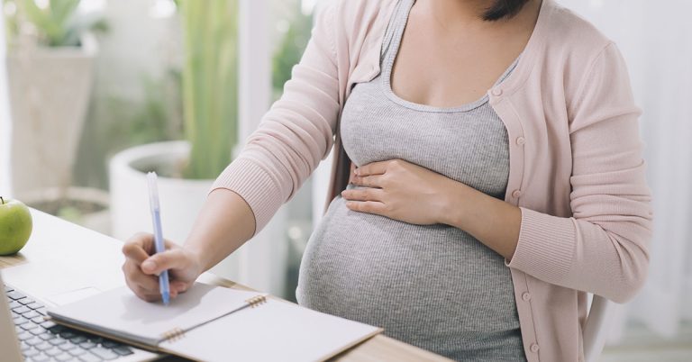 ‘I went back to work days after giving birth – women who take maternity leave are lazy’ - Featured image