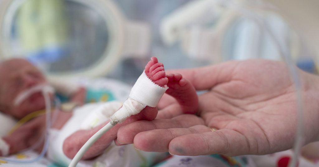 <strong>NICU Nurse Adopts Teen Mom of Three Preemie Triplets</strong> - Featured image