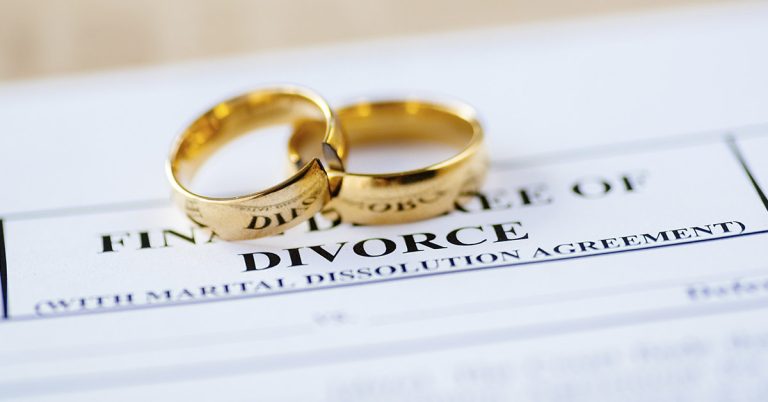 ‘I didn’t miss my husband on holiday so I divorced him’ - Featured image