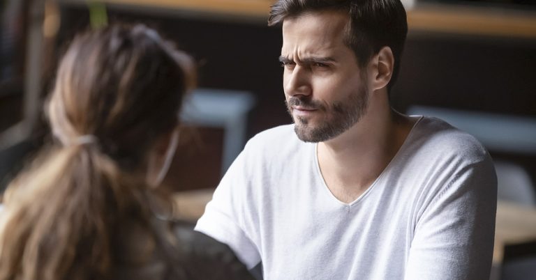 This Is Why It’s Completely Fine To Cut Off Toxic Family Members From Your Life - Featured image