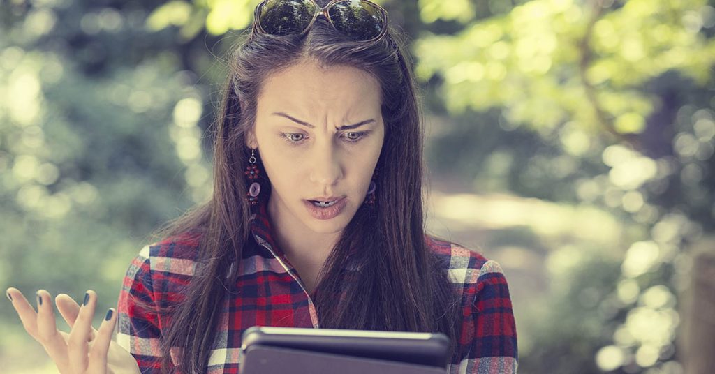 Weird Backhanded “Compliments” That Are Actually Insults - Featured image