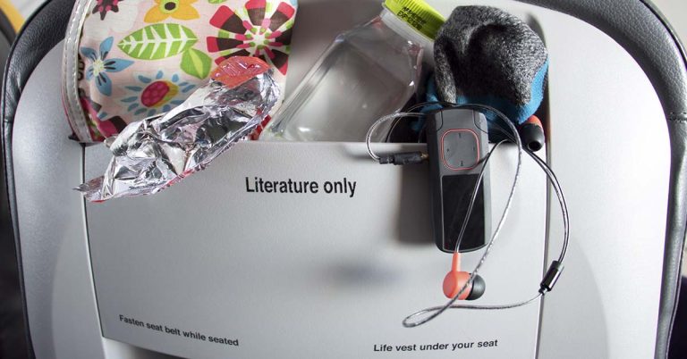 Who should clean up after kids on a plane? Viral tweet has the internet talking - Featured image