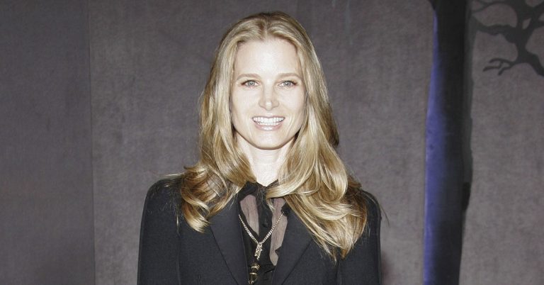 Bridget Fonda Looks Unrecognizable As She’s Seen In Rare Public Outing - Featured image