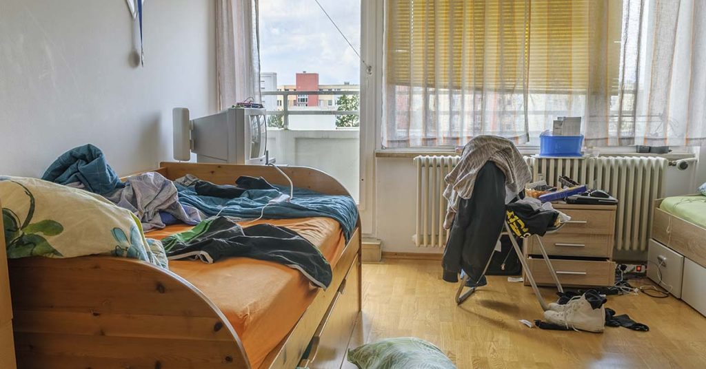 Woman stops doing housework after husband tells her she does nothing - Featured image