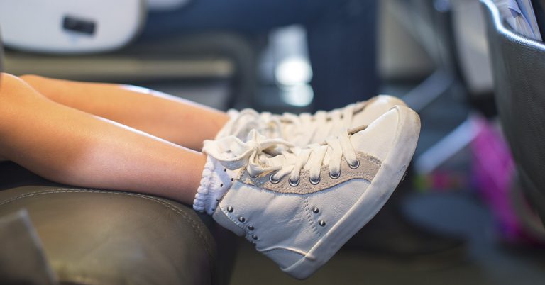 Traveler refused to swap plane seats so mom can sit her toddler: ‘Hell To The F–k No.’ - Featured image