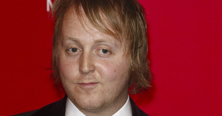 Paul McCartney’s Son Makes Rare Appearance with Father and is Criticized for His Looks - Featured image