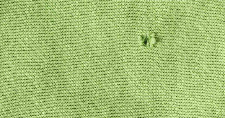 How To Fix A Hole In Clothing Without Sewing - Featured image