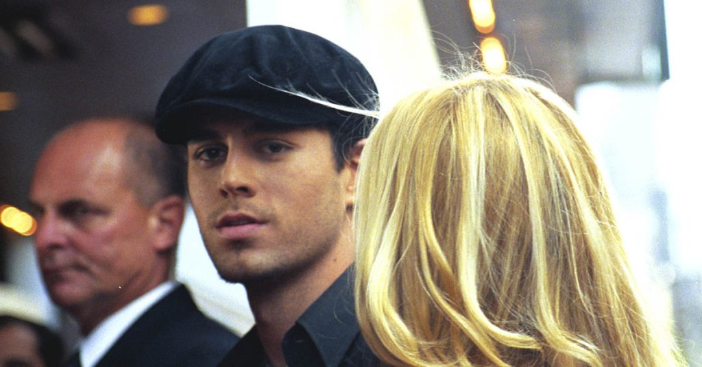 The Love Story of Enrique Iglesias and Anna Kournikova Who Don’t Show Off Their Relationship and Have Lived Happily Together Without Marriage for 21 Years - Featured image