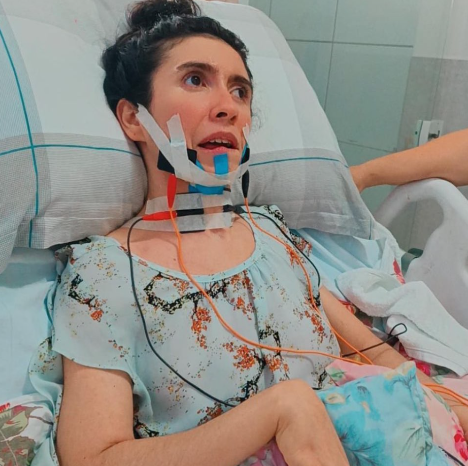 Being in a vegetative state, unable to perceive her surroundings, Bruna is under constant care