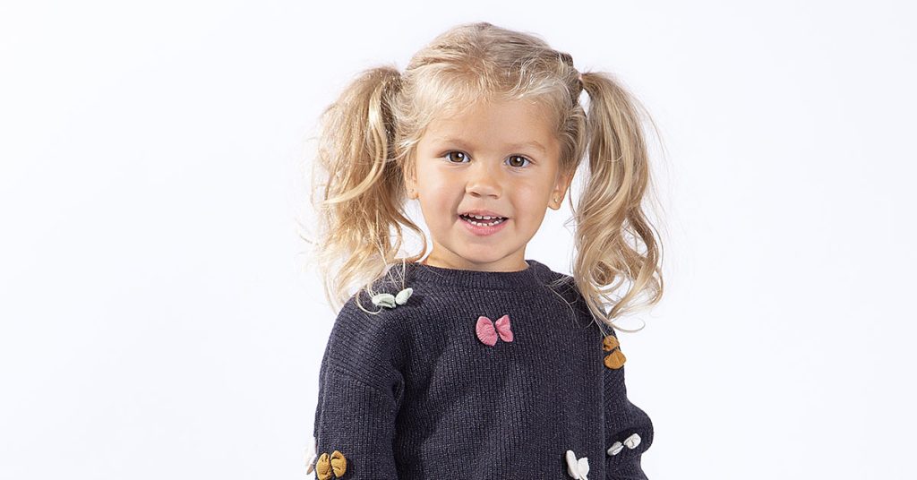 Dad lets 3-year-old daughter choose her picture day outfit with ‘super’ results - Featured image