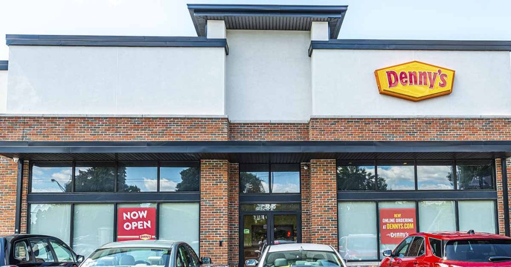  9 Year Old Boy Passes Police Officer Touching Note In Restaurant - Featured image