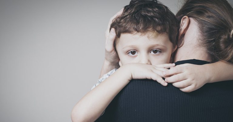 12 Harmful things Parents Do To Their Kids Without Realizing It - Featured image