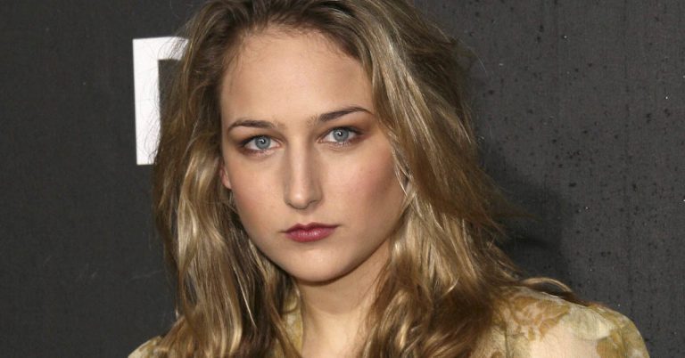 She Was A Movie Star In The 90s, Then She Disappeared For An Important Reason - Featured image