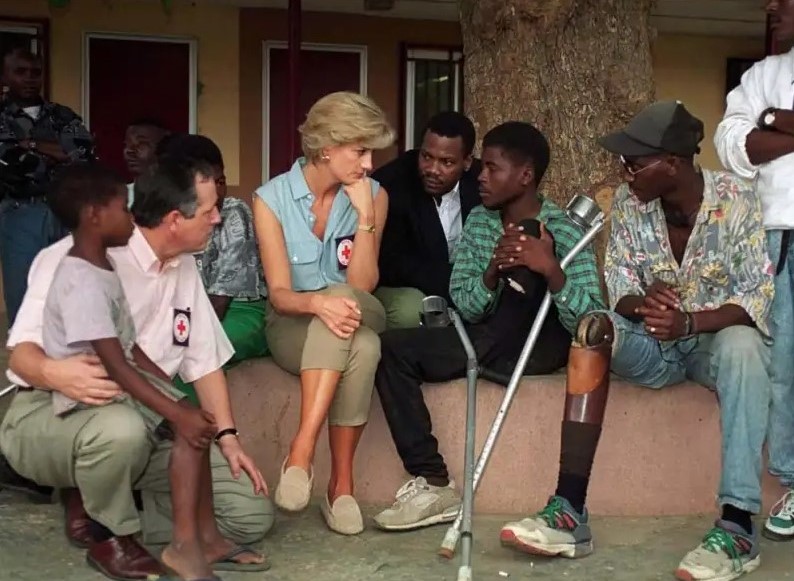 Diana on her trip to Angola in 1997 where she visited landmine victims