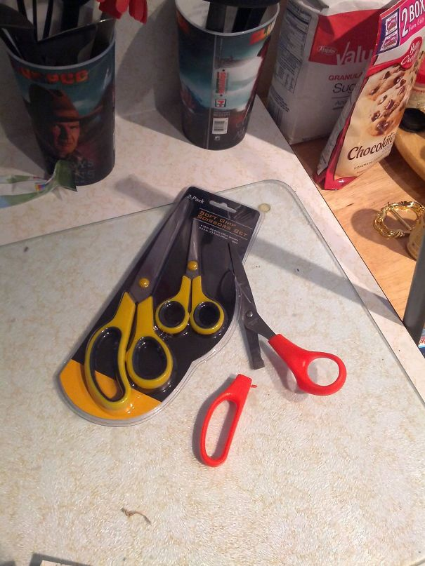 broken scissors 