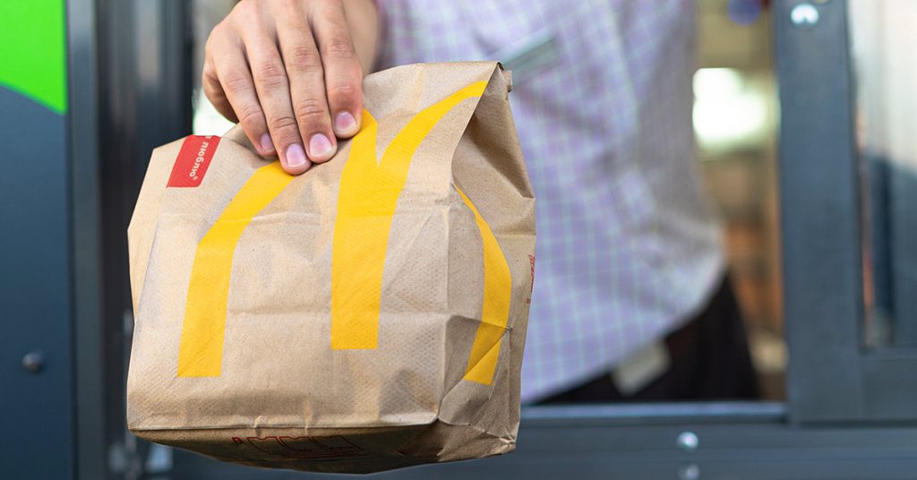 McDonald’s worker leaves people fuming after explaining how the drive-thru works - Featured image