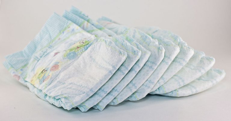 Young Mom Blessed with Quadruplets Only Weeks After Adopting 4 Foster Children - Featured image