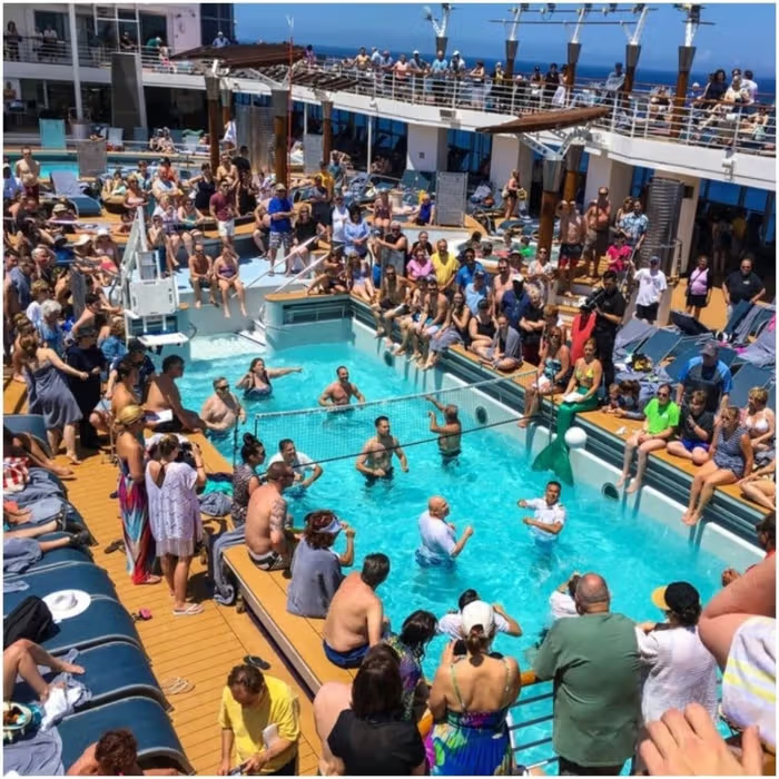 cruise ship pool 