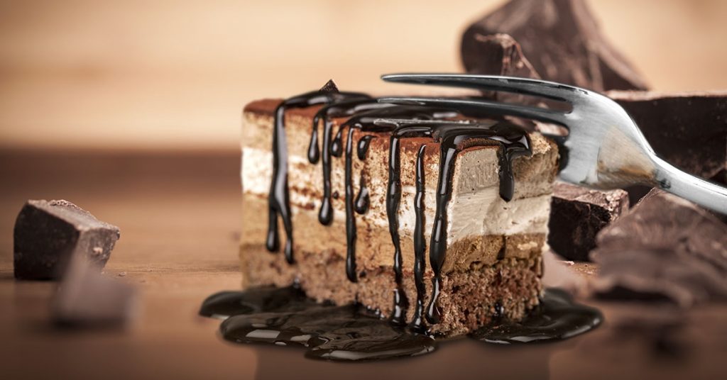 Why is There a Notch in a Cake Fork? - Featured image