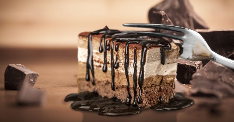 Why is There a Notch in a Cake Fork? - Featured image