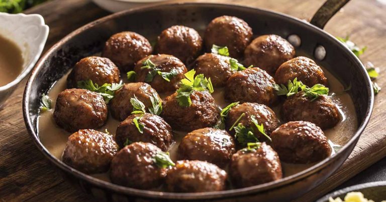 The Meatball Maker: A Forgotten Kitchen Tool That Gets the Job Done - Featured image