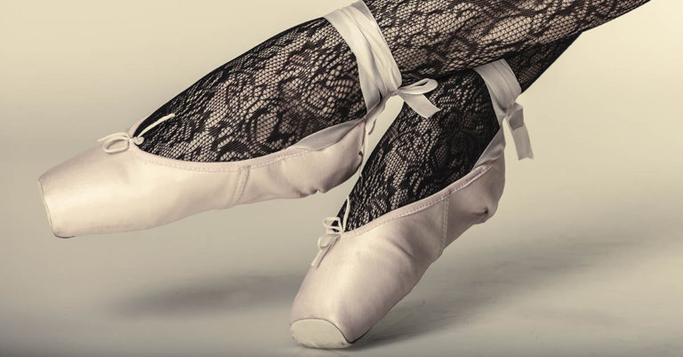 Who is Vitória Bueno? The Brazilian Ballerina With No Arms Proving Anything Is Possible - Featured image