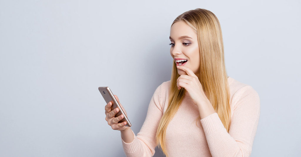 Mother Finds Mysterious Pile of ‘Brown Bits’ in Her Home and Asks the Internet for Help - Featured image