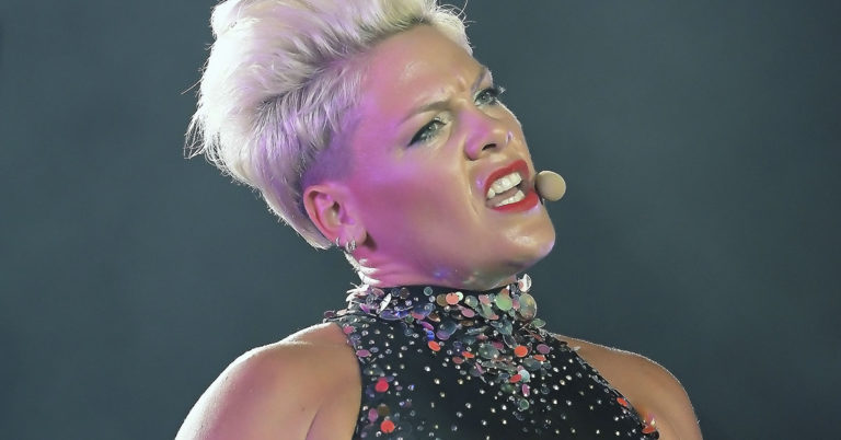 P!nk Gives Away Banned Books at Concerts - Featured image