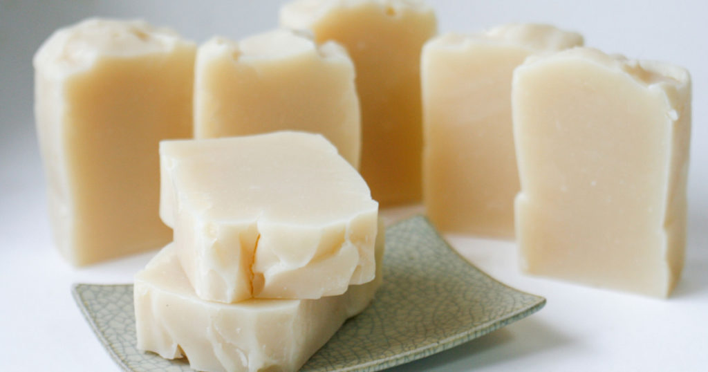 Olive Oil Soap Suitable for people with skin problems. Nourishes the skin soft and moist.
