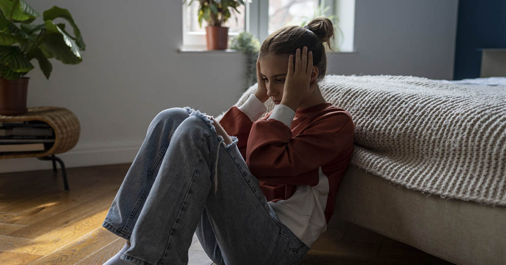 Woman Doesn’t Want Stepdaughter to Inherit Family Heirloom, Husband Says She’s Selfish - Featured image