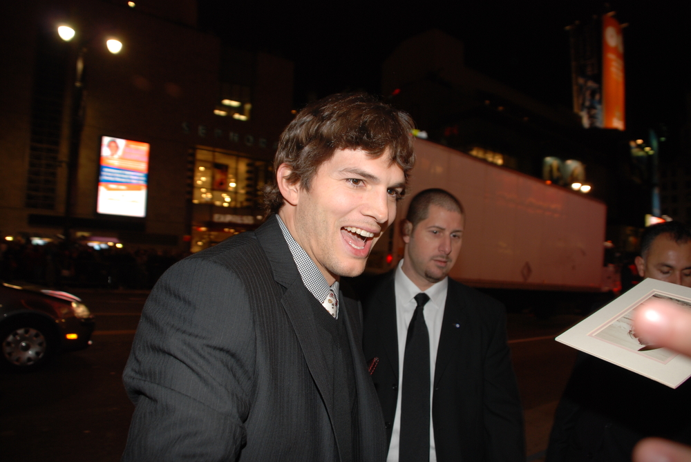 HOLLYWOOD, CA- FEBRUARY 8: Actor Ashton Kutcher arrives at the world premiere of the movie "Valentine's Day" held at The Chinese Theater, February 8, 2010 in Hollywood, CA.