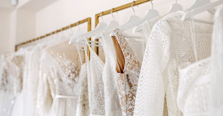 Woman Shocked After Bridal Shop Expects 10% Tip on Purchase - Featured image