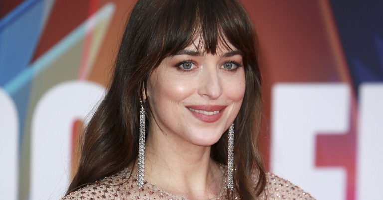 Dakota Johnson Had The Most Awkward Moment On The Ellen Show After Calling Her Out On Air - Featured image