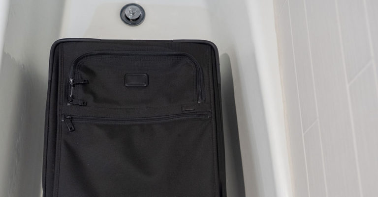 Here’s Why You Should Put Your Luggage in the Bathtub - Featured image