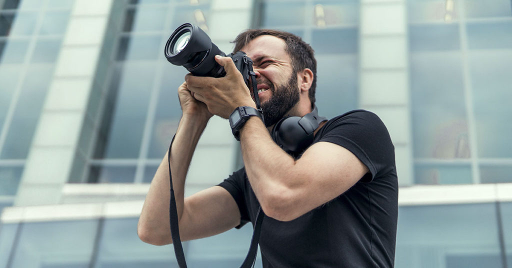 Photographer Takes Pictures of People in Public From Different Perspectives to Show How The Media Warps Reality - Featured image