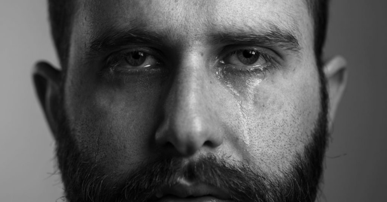 Toxic People Don’t Deserve To Be A Part Of Your Life, Even If They Are Family - Featured image