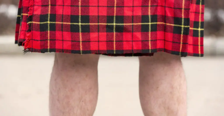 Straight, Happily Married Father has been Wearing a Skirt and High Heels in Public for Four Years - Featured image