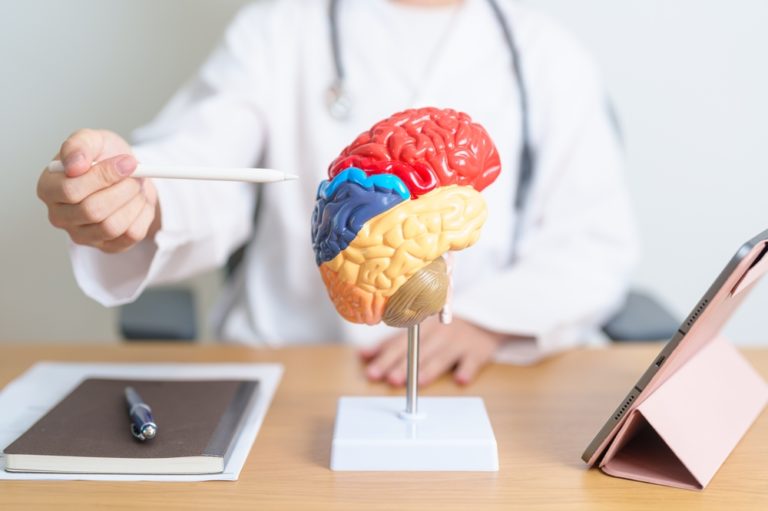 Scientists May Have Found What’s Killing Brain Cells in Alzheimer’s and How to Stop It - Featured image
