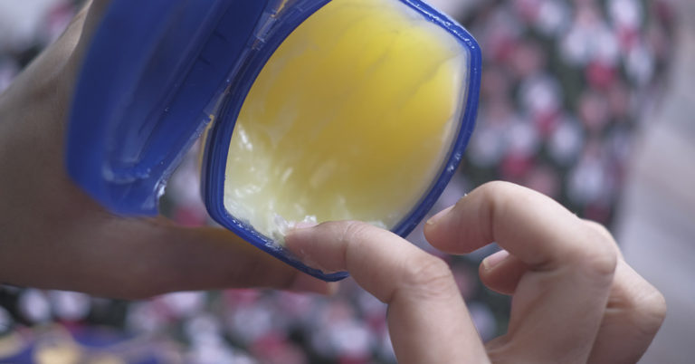 30+ Clever Uses for Vaseline We Never Thought Of - Featured image