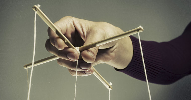 14 Signs of a Controlling Relationship - Featured image