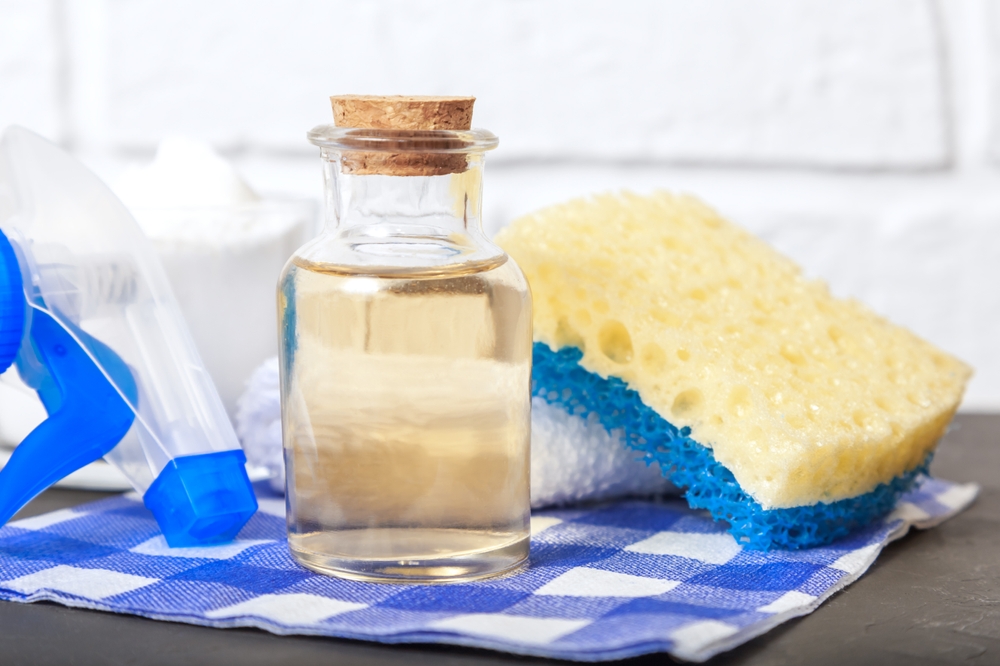 Apple cider vinegar. Cheap cleaning product. Cleaning agent